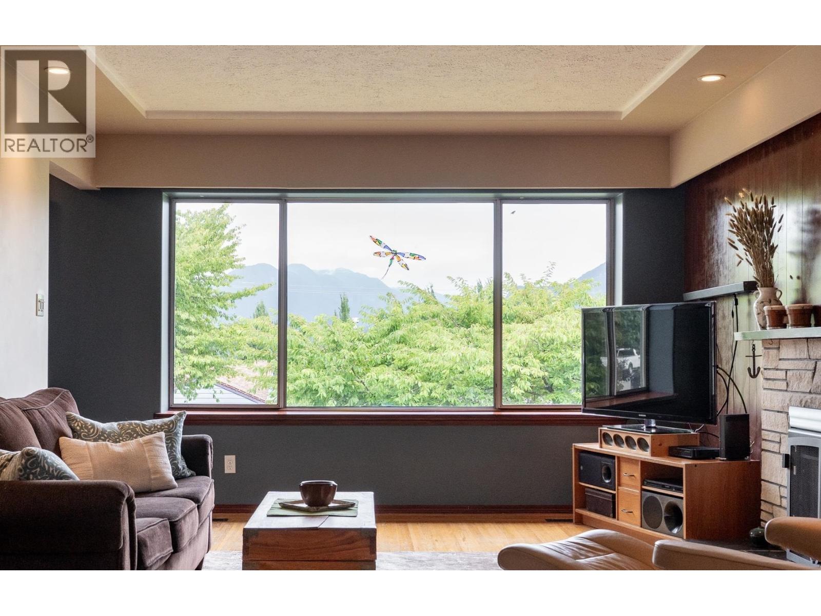 4362 Cambridge Street, Burnaby, British Columbia  V5C 1H4 - Photo 7 - R3039416