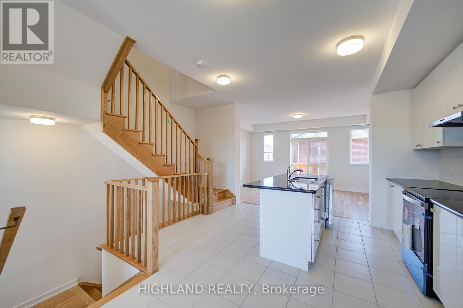 1164 Dartmouth Crescent, Oakville, Ontario  L6H 7H5 - Photo 12 - W12439100