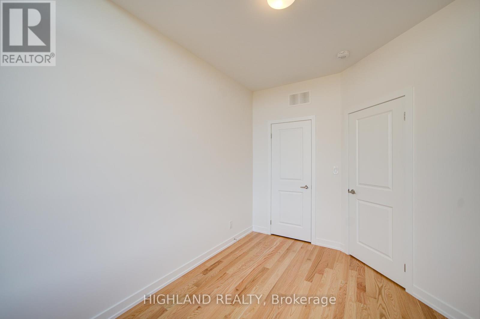 1164 Dartmouth Crescent, Oakville, Ontario  L6H 7H5 - Photo 26 - W12439100