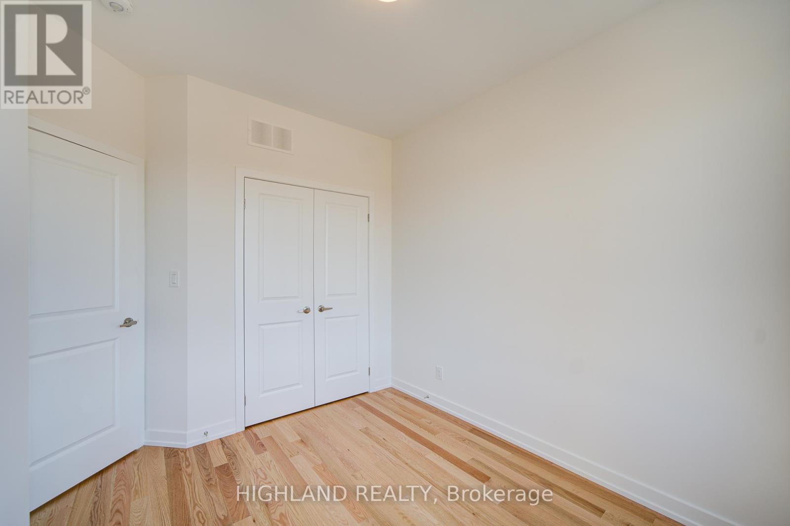 1164 Dartmouth Crescent, Oakville, Ontario  L6H 7H5 - Photo 29 - W12439100