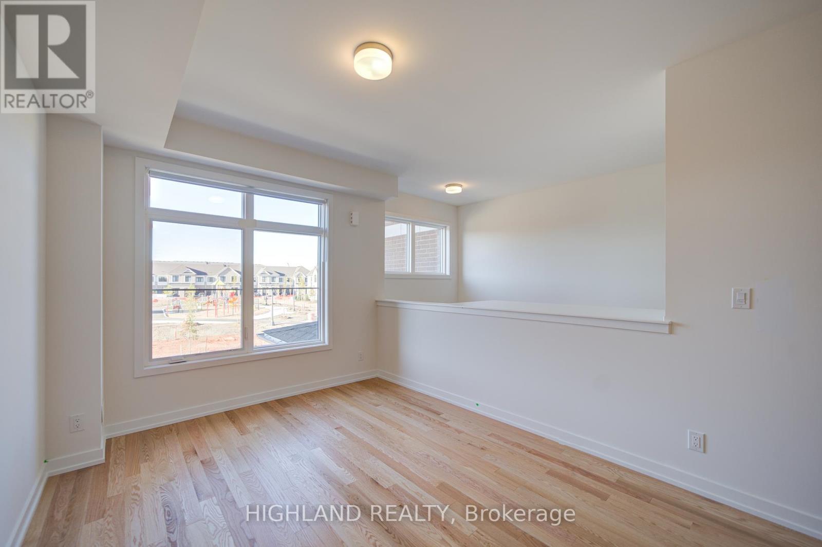 1164 Dartmouth Crescent, Oakville, Ontario  L6H 7H5 - Photo 8 - W12439100