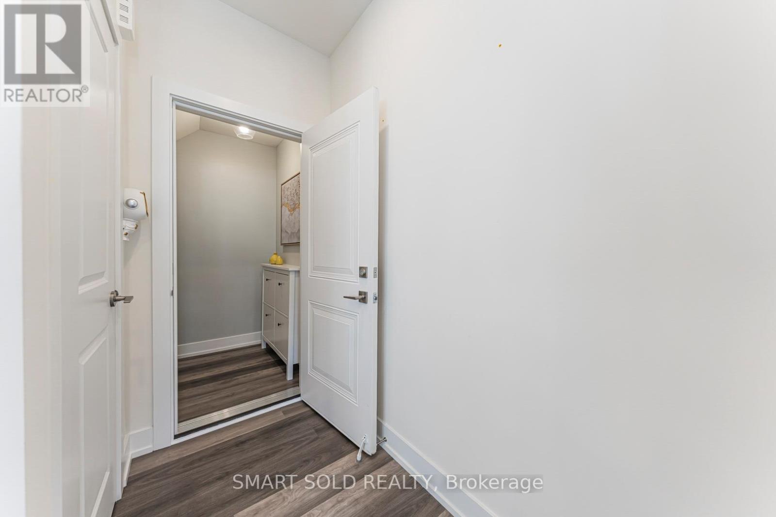 18 - 6 Sayers Lane, Richmond Hill, Ontario  L4E 1J4 - Photo 7 - N12446060
