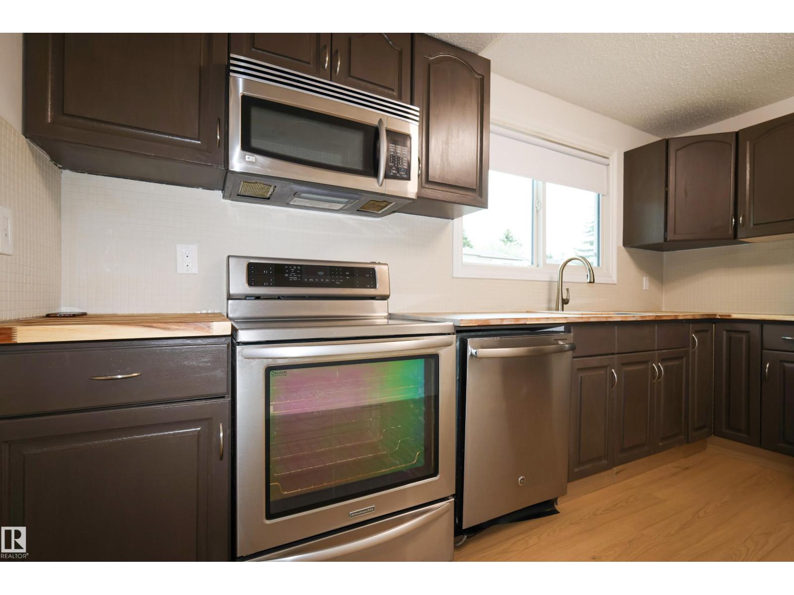 2577 135 Av Nw, Edmonton, Alberta  T5A 3S5 - Photo 3 - E4461097