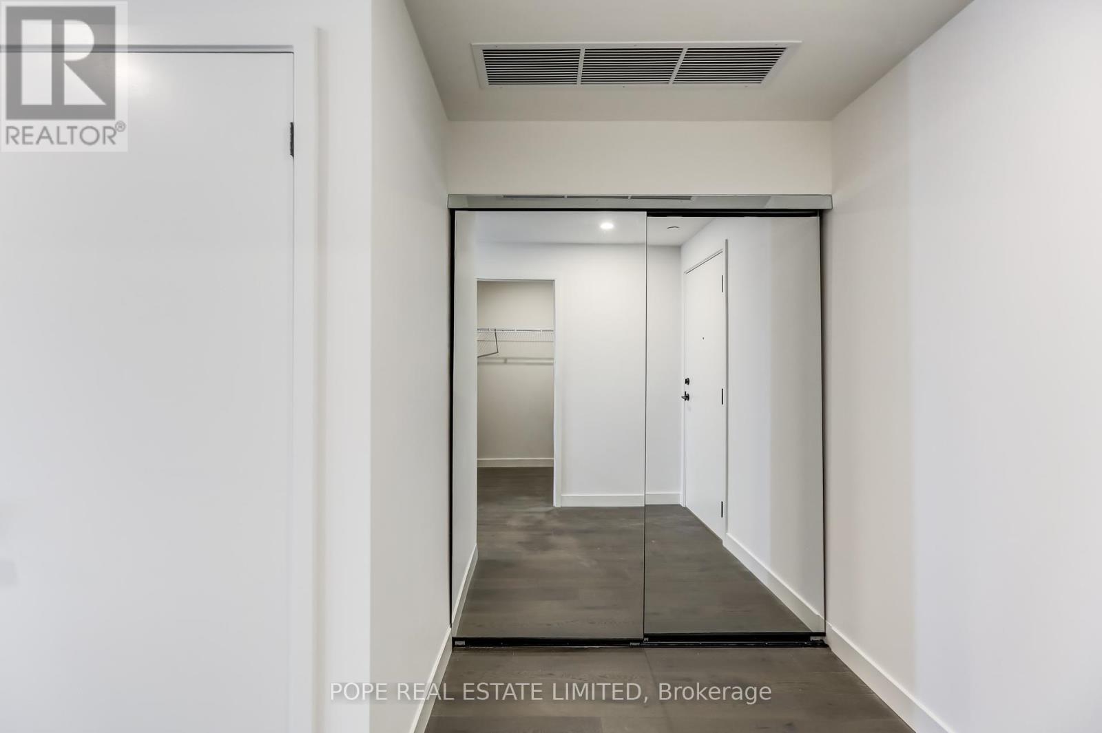 1104 - 1050 Eastern Avenue, Toronto, Ontario  M4L 0B7 - Photo 6 - E12448475