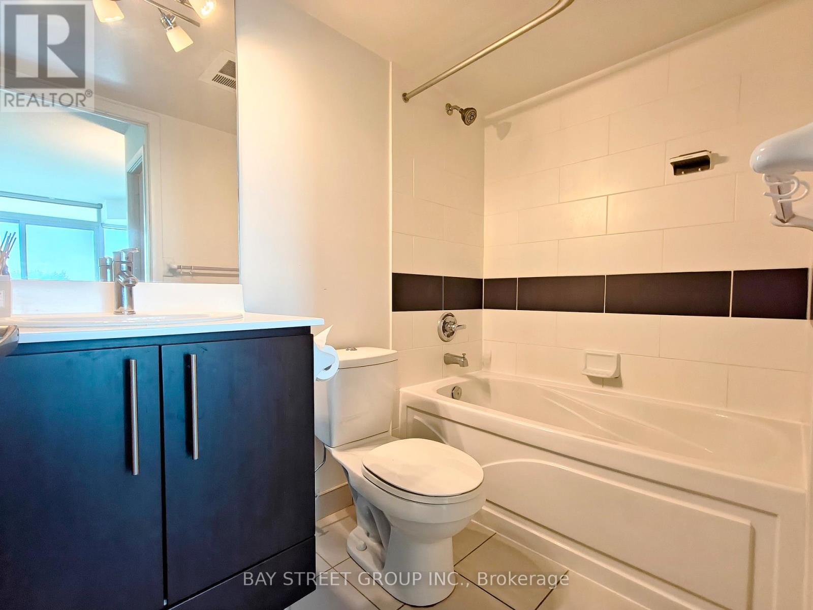 810 - 17 Anndale Drive, Toronto, Ontario  M2N 2W7 - Photo 16 - C12354812