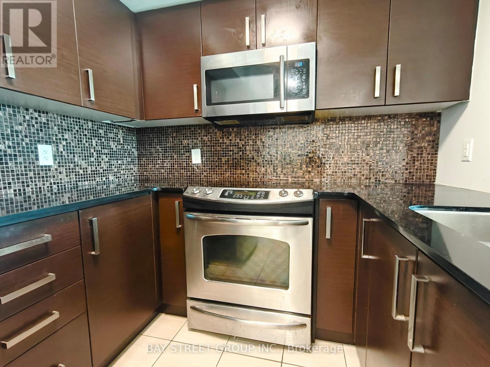 810 - 17 Anndale Drive, Toronto, Ontario  M2N 2W7 - Photo 7 - C12354812