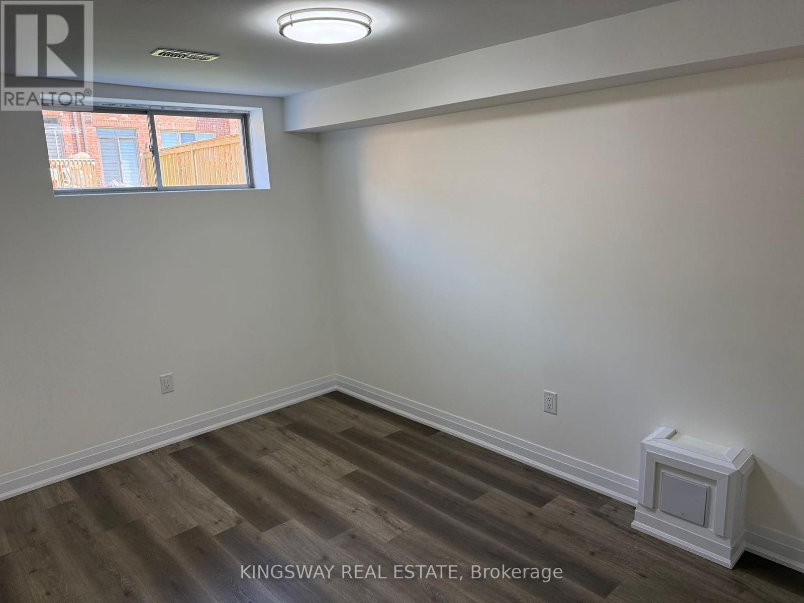 2111 Wilson Street, Innisfil, Ontario  L9S 0N8 - Photo 12 - N12448482