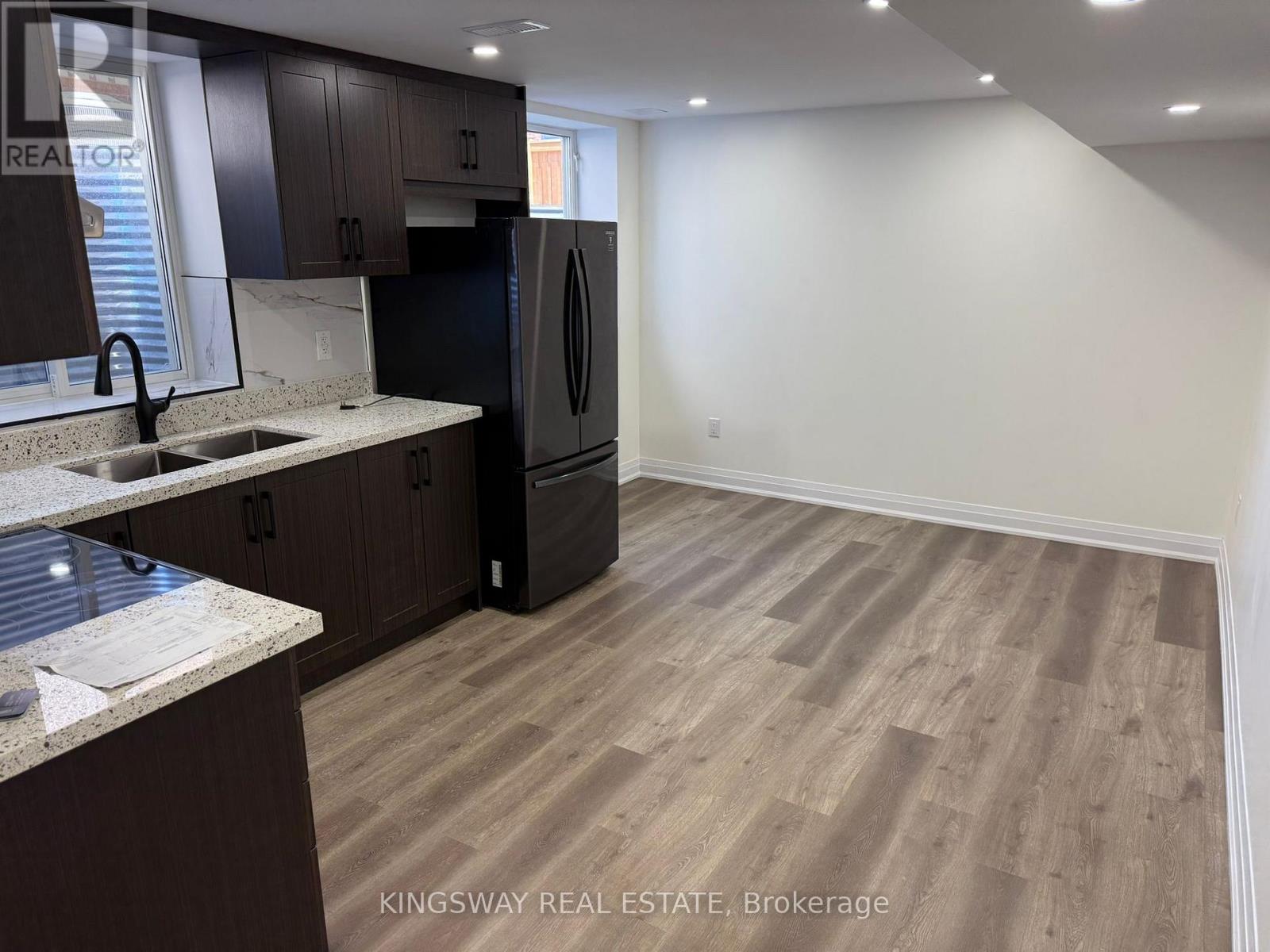 2111 Wilson Street, Innisfil, Ontario  L9S 0N8 - Photo 13 - N12448482