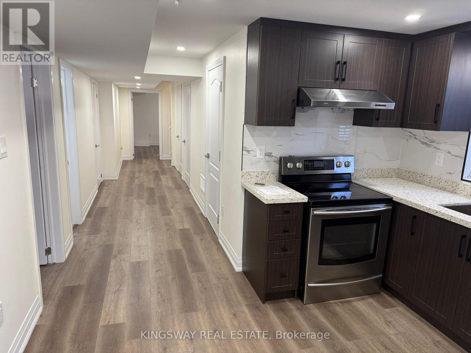 2111 Wilson Street, Innisfil, Ontario  L9S 0N8 - Photo 16 - N12448482