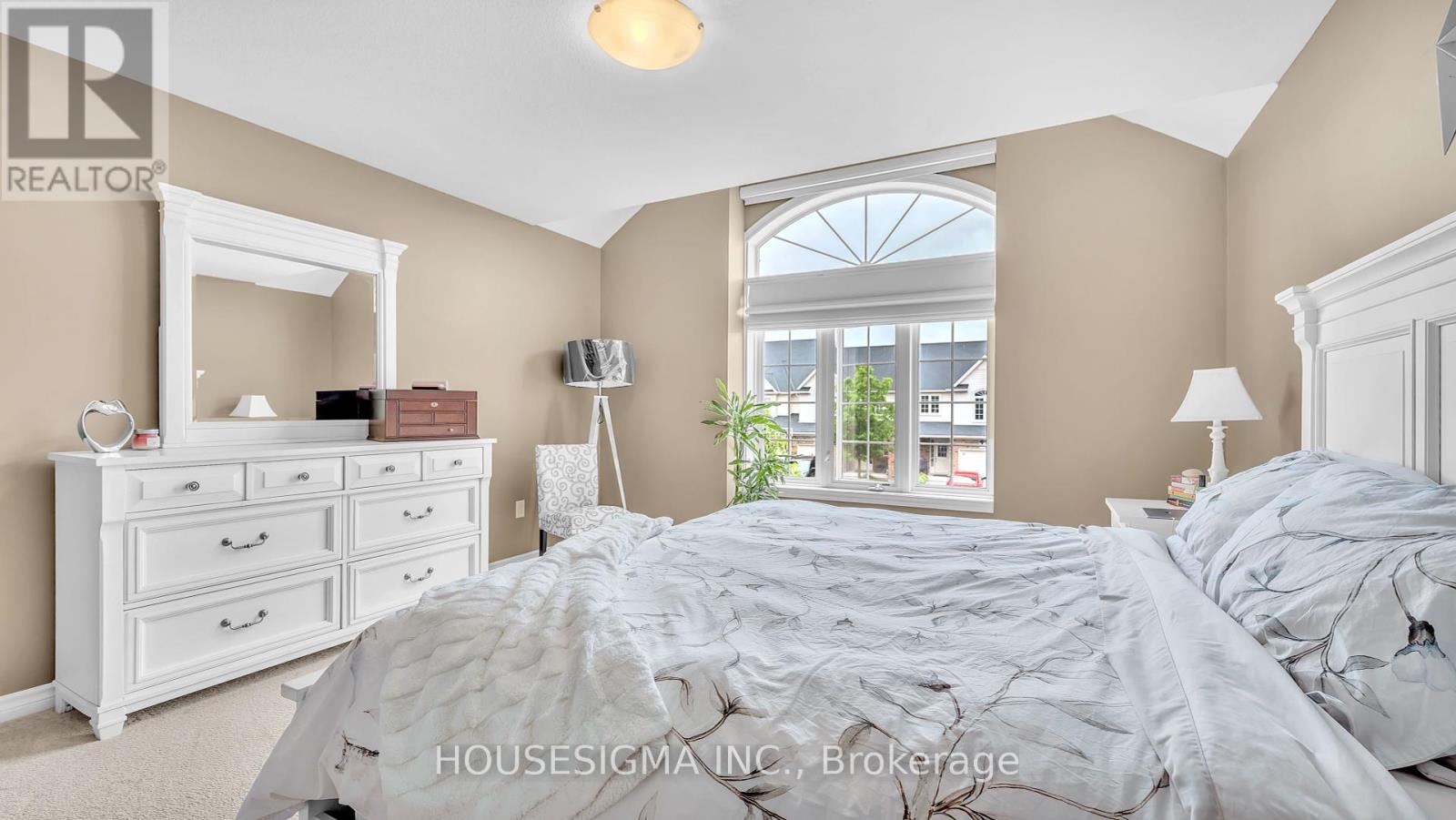 939 Silverfox Crescent, London North (North S), Ontario  N6G 5B6 - Photo 14 - X12448493