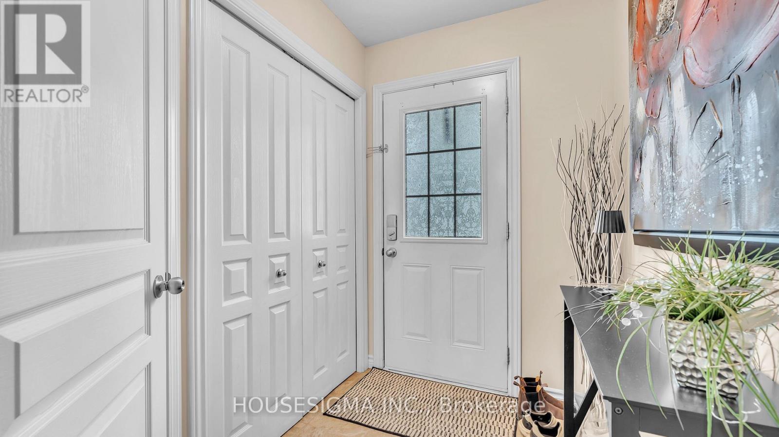 939 Silverfox Crescent, London North (North S), Ontario  N6G 5B6 - Photo 3 - X12448493