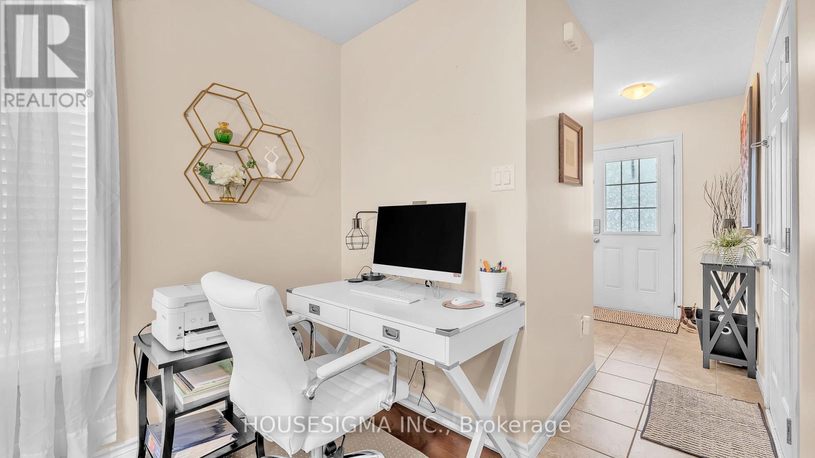 939 Silverfox Crescent, London North (North S), Ontario  N6G 5B6 - Photo 5 - X12448493