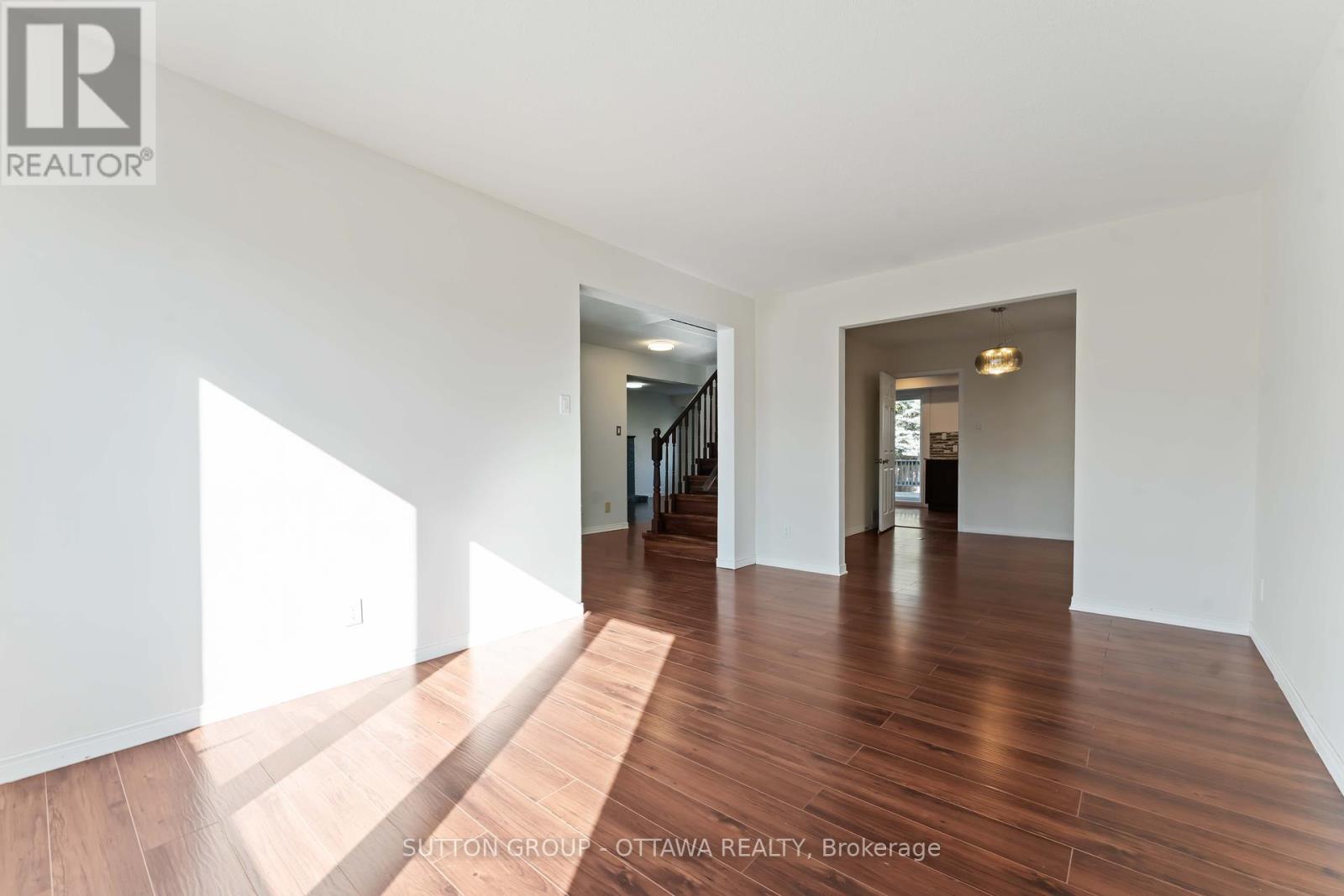 7 Castlethorpe Crescent, Ottawa, Ontario  K2G 5P6 - Photo 11 - X12448494