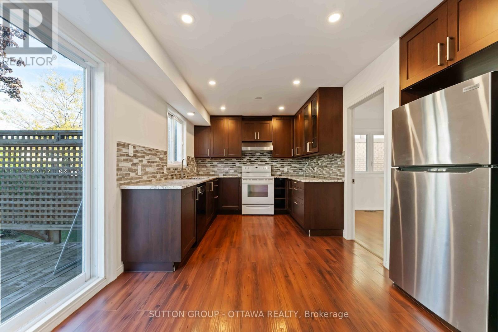7 Castlethorpe Crescent, Ottawa, Ontario  K2G 5P6 - Photo 14 - X12448494