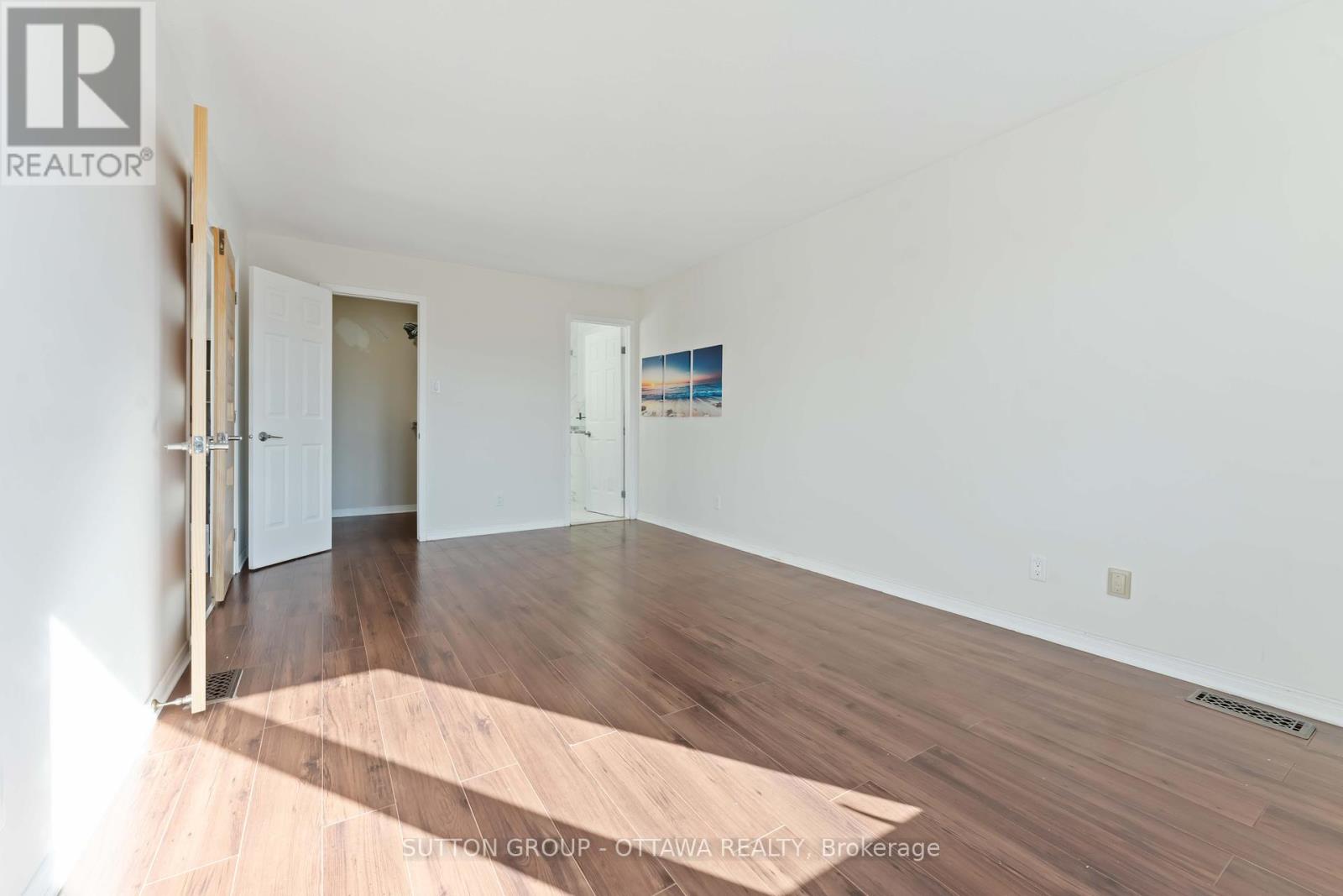 7 Castlethorpe Crescent, Ottawa, Ontario  K2G 5P6 - Photo 19 - X12448494