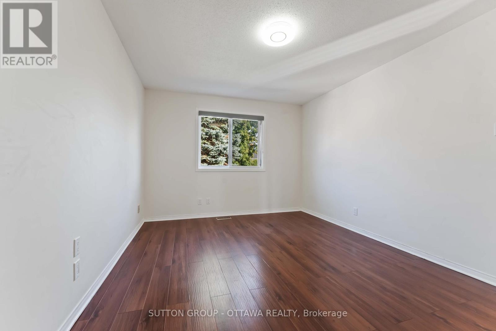 7 Castlethorpe Crescent, Ottawa, Ontario  K2G 5P6 - Photo 21 - X12448494