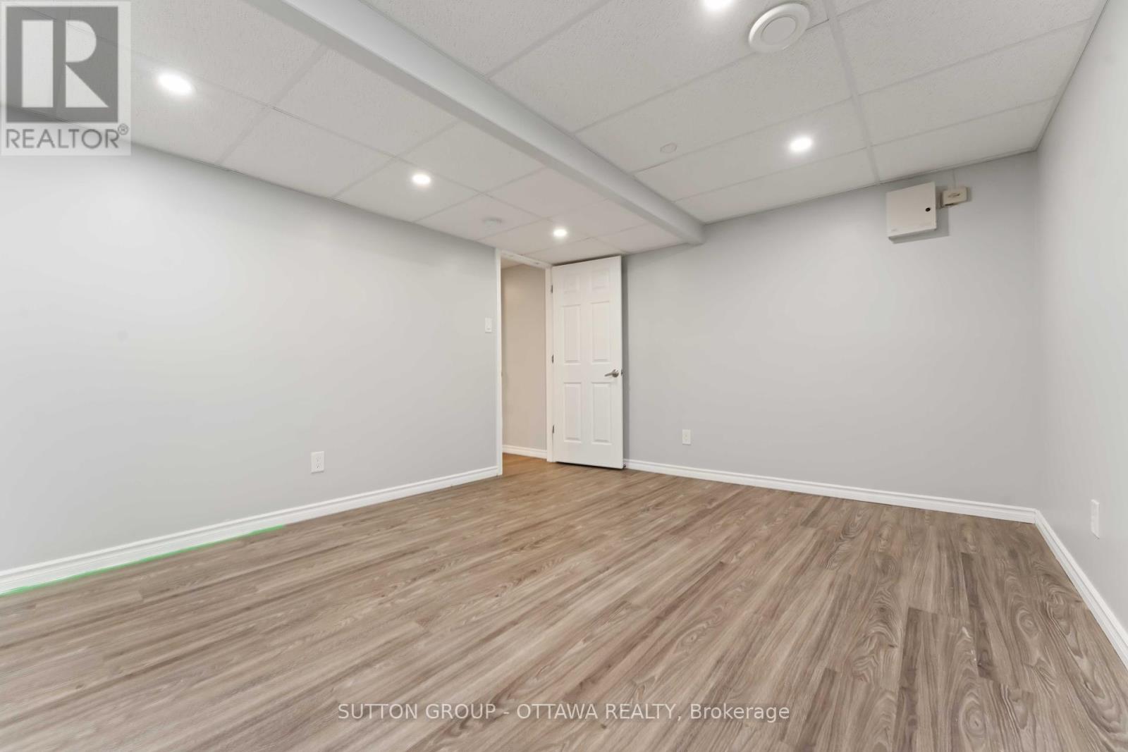 7 Castlethorpe Crescent, Ottawa, Ontario  K2G 5P6 - Photo 30 - X12448494