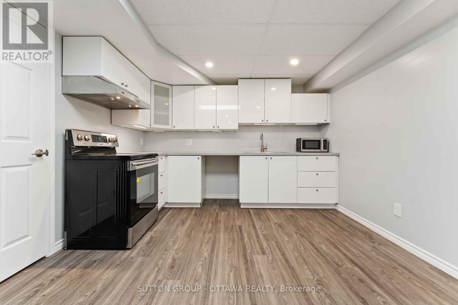 7 Castlethorpe Crescent, Ottawa, Ontario  K2G 5P6 - Photo 31 - X12448494
