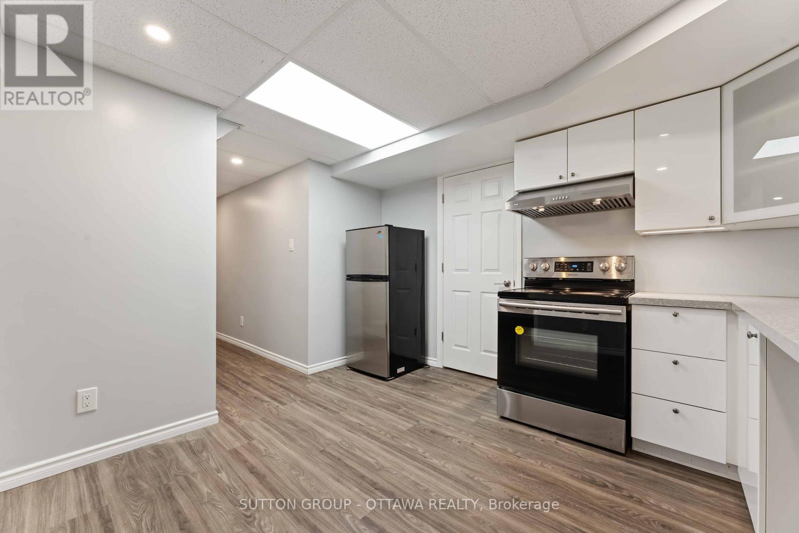 7 Castlethorpe Crescent, Ottawa, Ontario  K2G 5P6 - Photo 33 - X12448494