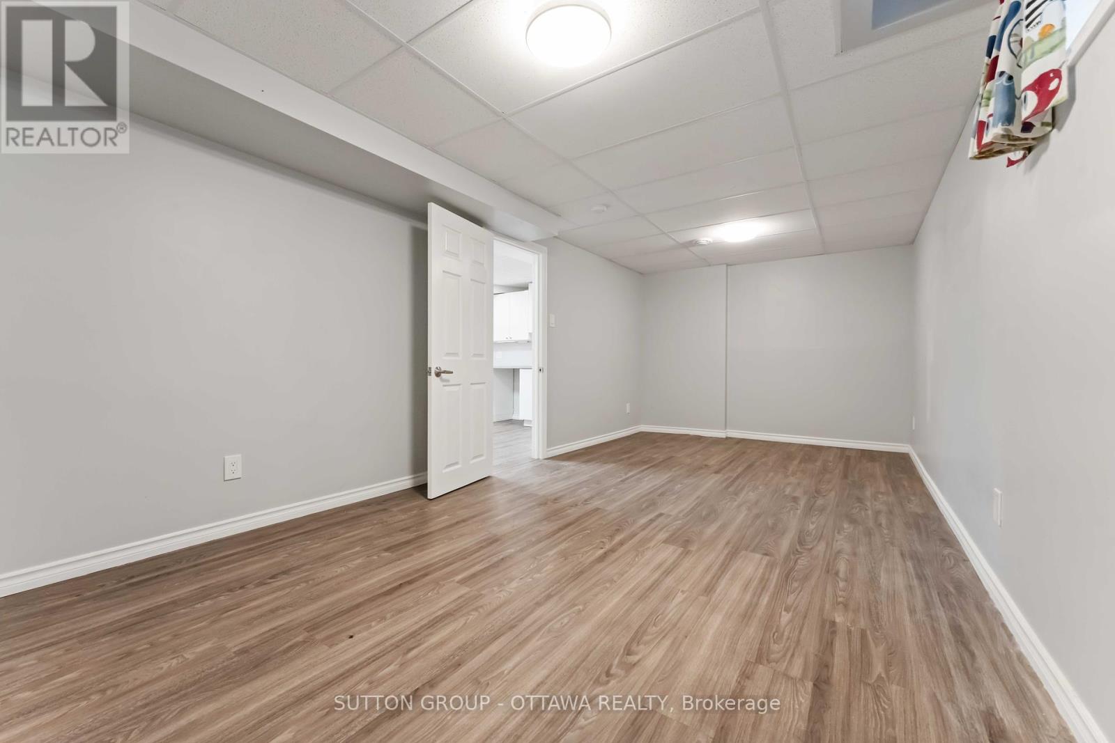 7 Castlethorpe Crescent, Ottawa, Ontario  K2G 5P6 - Photo 35 - X12448494