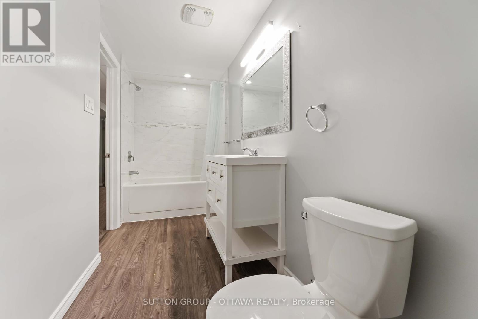 7 Castlethorpe Crescent, Ottawa, Ontario  K2G 5P6 - Photo 37 - X12448494