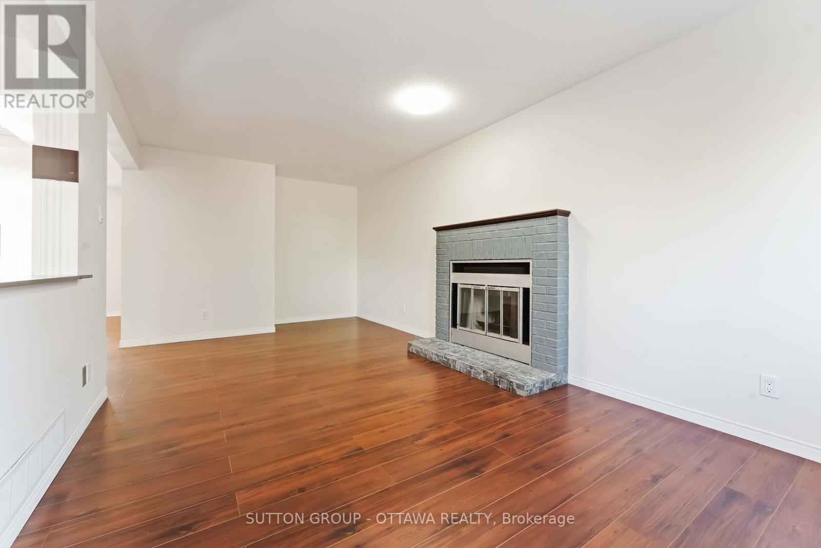 7 Castlethorpe Crescent, Ottawa, Ontario  K2G 5P6 - Photo 6 - X12448494