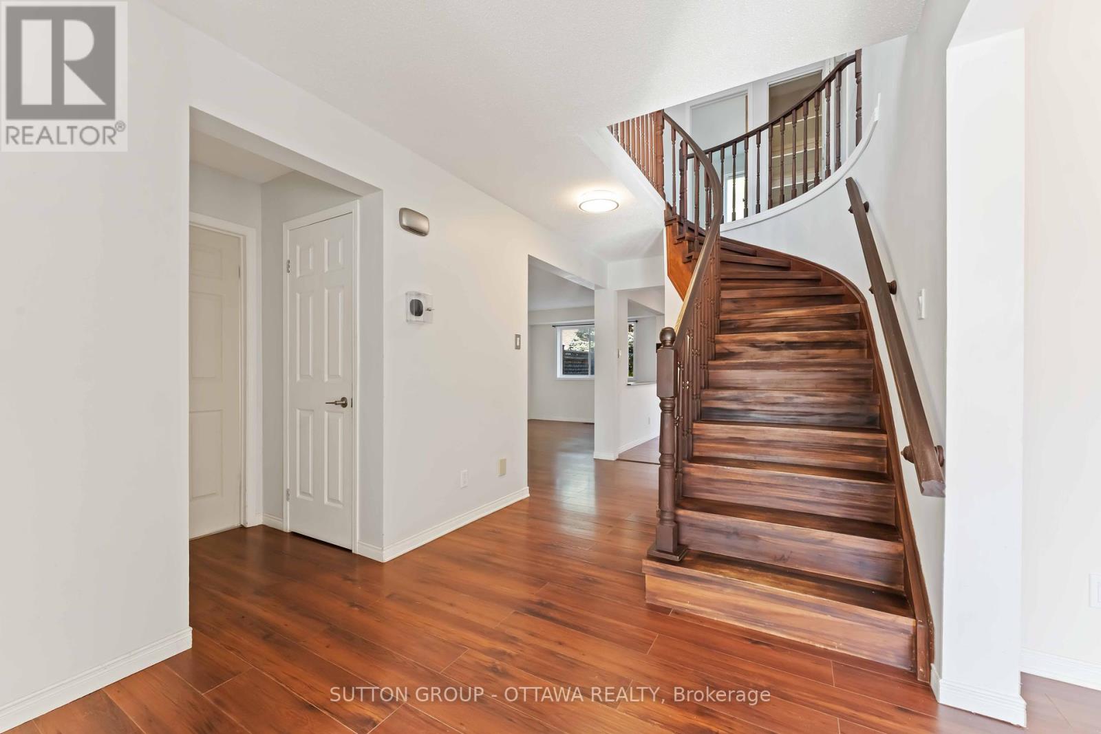 7 Castlethorpe Crescent, Ottawa, Ontario  K2G 5P6 - Photo 7 - X12448494