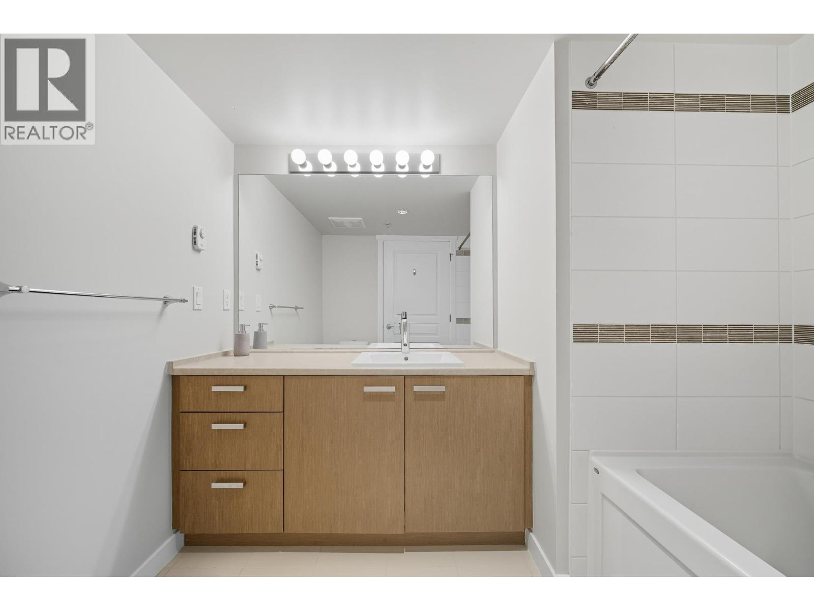 221 9500 Odlin Road, Richmond, British Columbia  V6C 0H5 - Photo 14 - R3055905