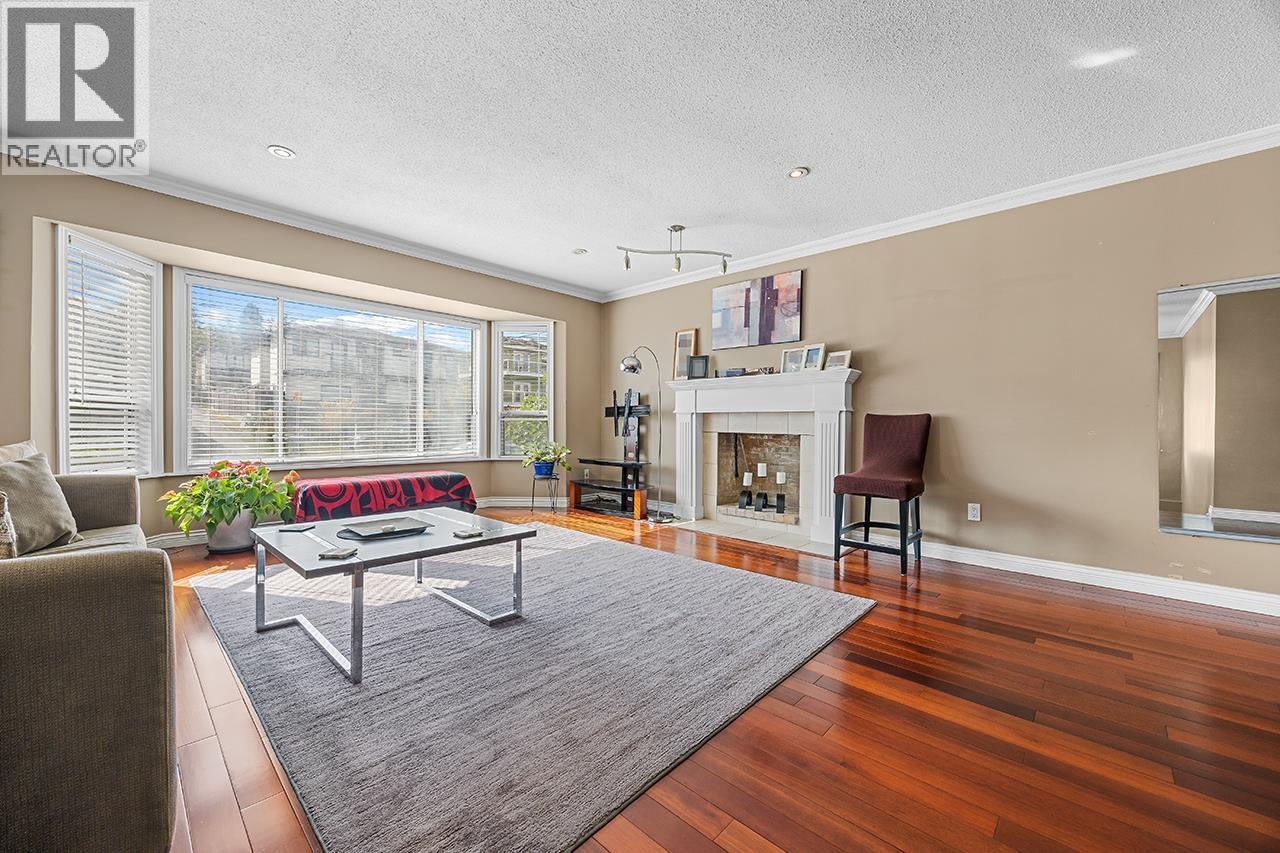 5453 Norfolk Street, Burnaby, British Columbia  V5G 1G3 - Photo 4 - R3055845