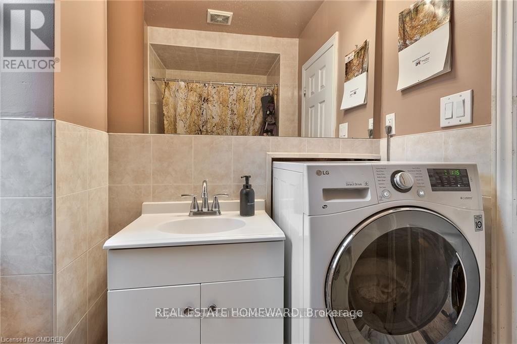 Upper Level - 150 Manning Avenue, Toronto, Ontario  M6J 2K5 - Photo 15 - C12448499