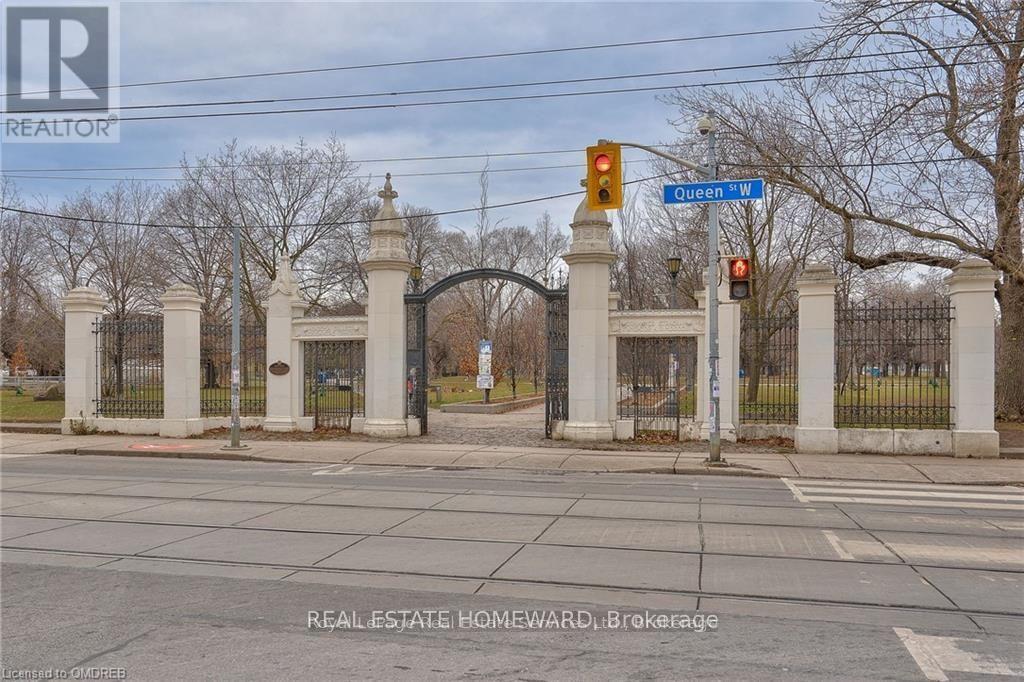 Upper Level - 150 Manning Avenue, Toronto, Ontario  M6J 2K5 - Photo 17 - C12448499