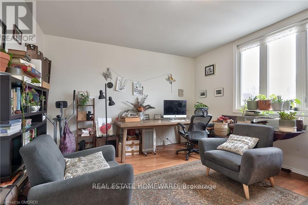 Upper Level - 150 Manning Avenue, Toronto, Ontario  M6J 2K5 - Photo 5 - C12448499