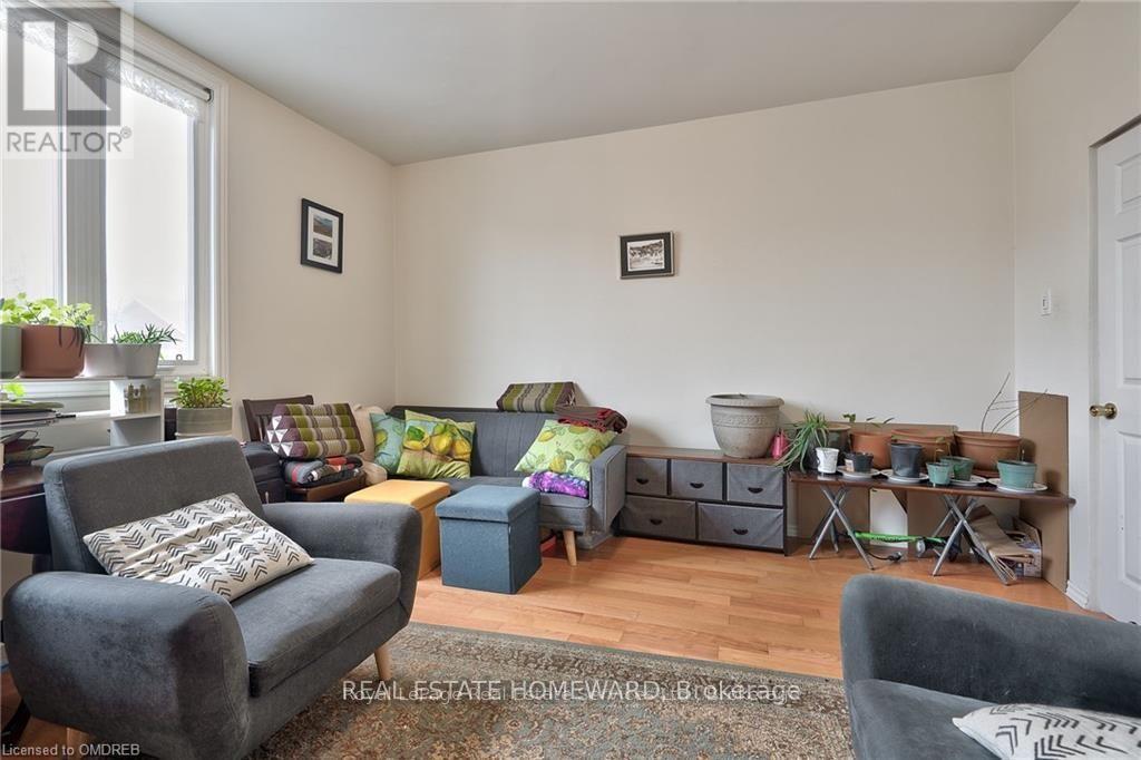 Upper Level - 150 Manning Avenue, Toronto, Ontario  M6J 2K5 - Photo 6 - C12448499