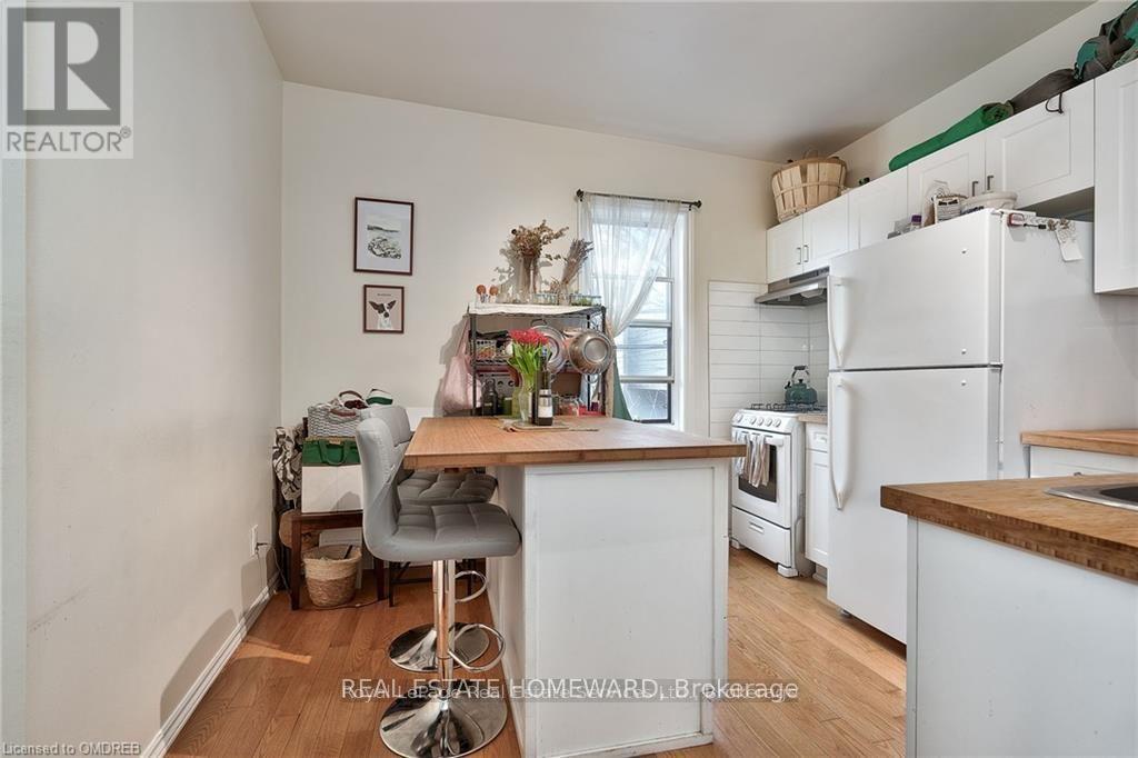 Upper Level - 150 Manning Avenue, Toronto, Ontario  M6J 2K5 - Photo 9 - C12448499