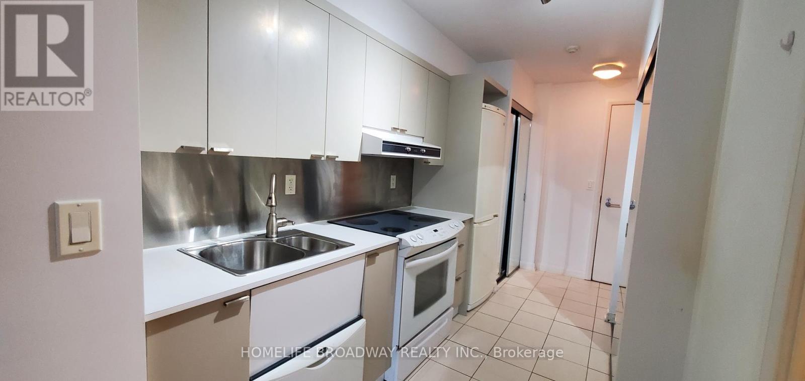 832 - 111 Elizabeth Street, Toronto, Ontario  M5G 1P7 - Photo 8 - C12448501