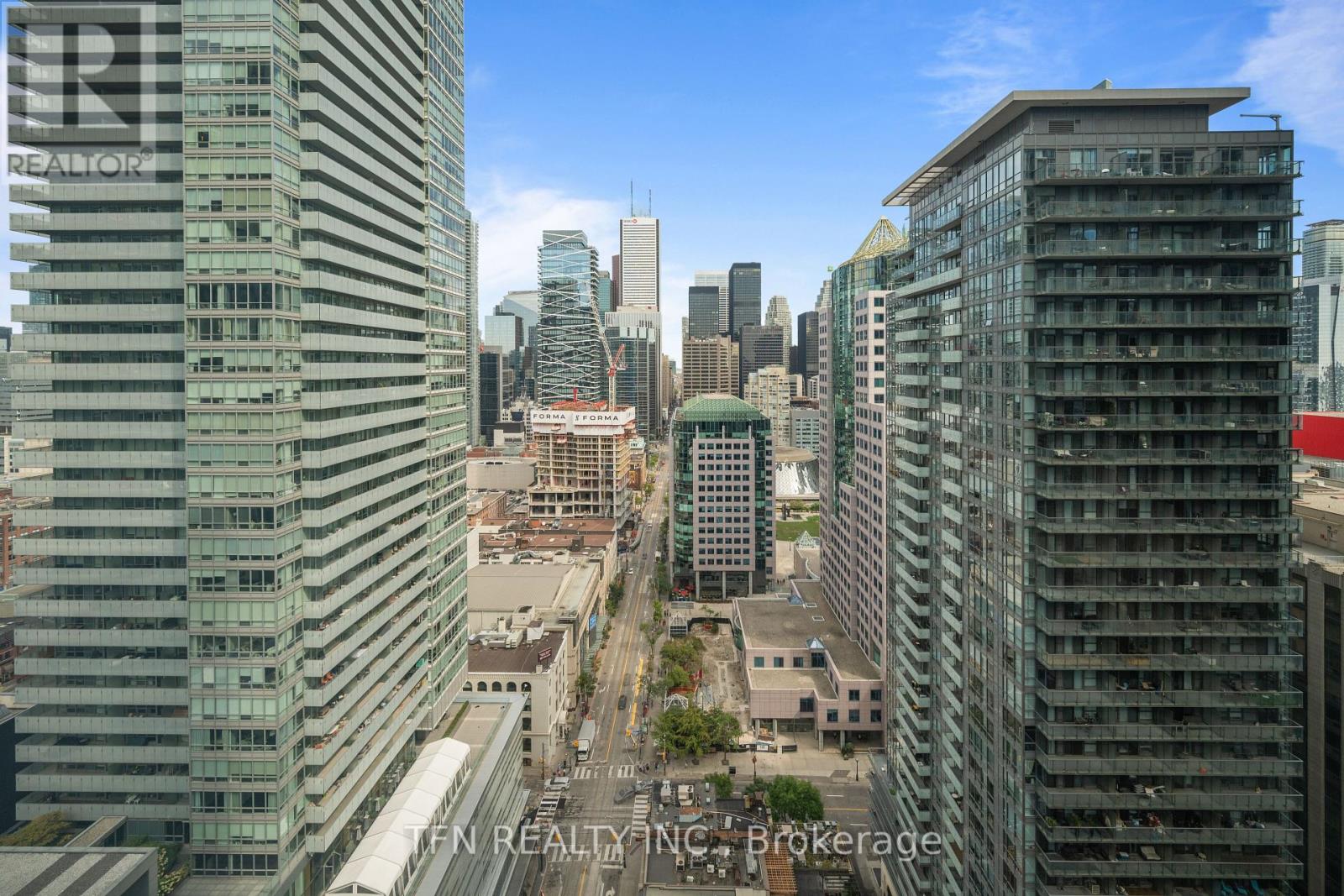 2707 - 327 King Street W, Toronto, Ontario  M5V 0W7 - Photo 11 - C12448503
