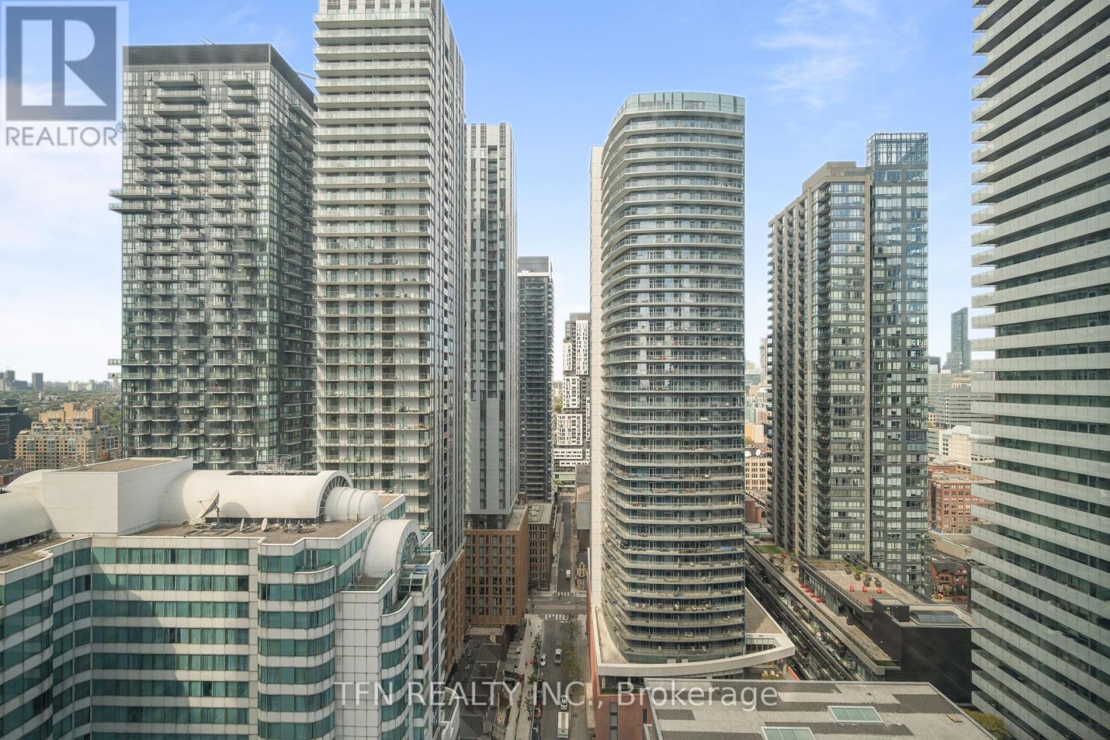 2707 - 327 King Street W, Toronto, Ontario  M5V 0W7 - Photo 12 - C12448503