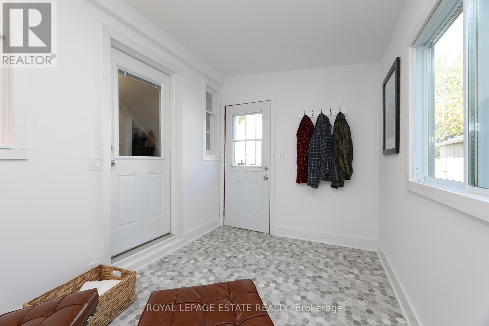 57 Merritt Road, Toronto, Ontario  M4B 3K4 - Photo 16 - E12448500