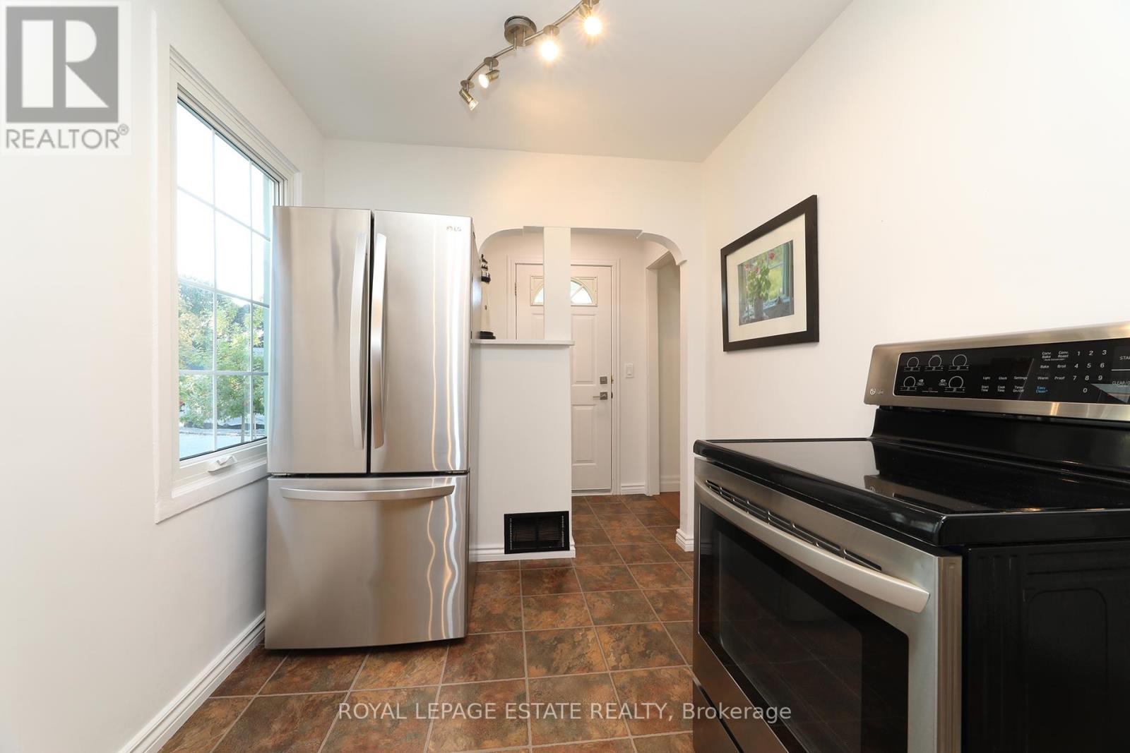 57 Merritt Road, Toronto, Ontario  M4B 3K4 - Photo 3 - E12448500