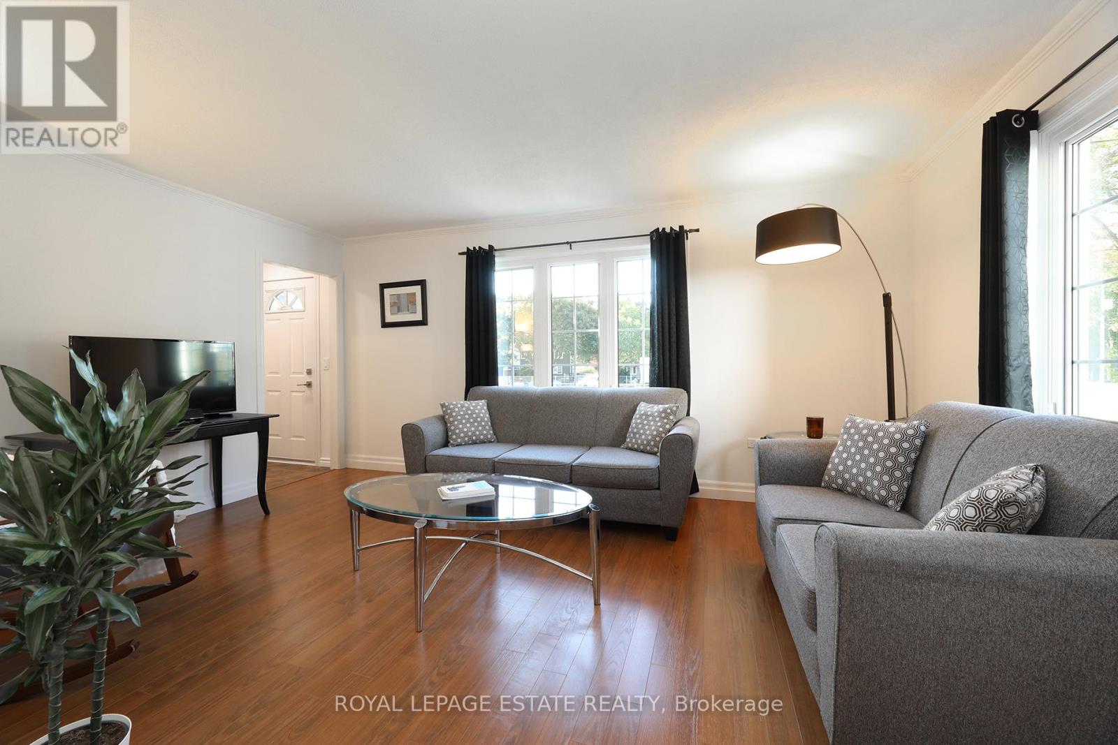 57 Merritt Road, Toronto, Ontario  M4B 3K4 - Photo 8 - E12448500