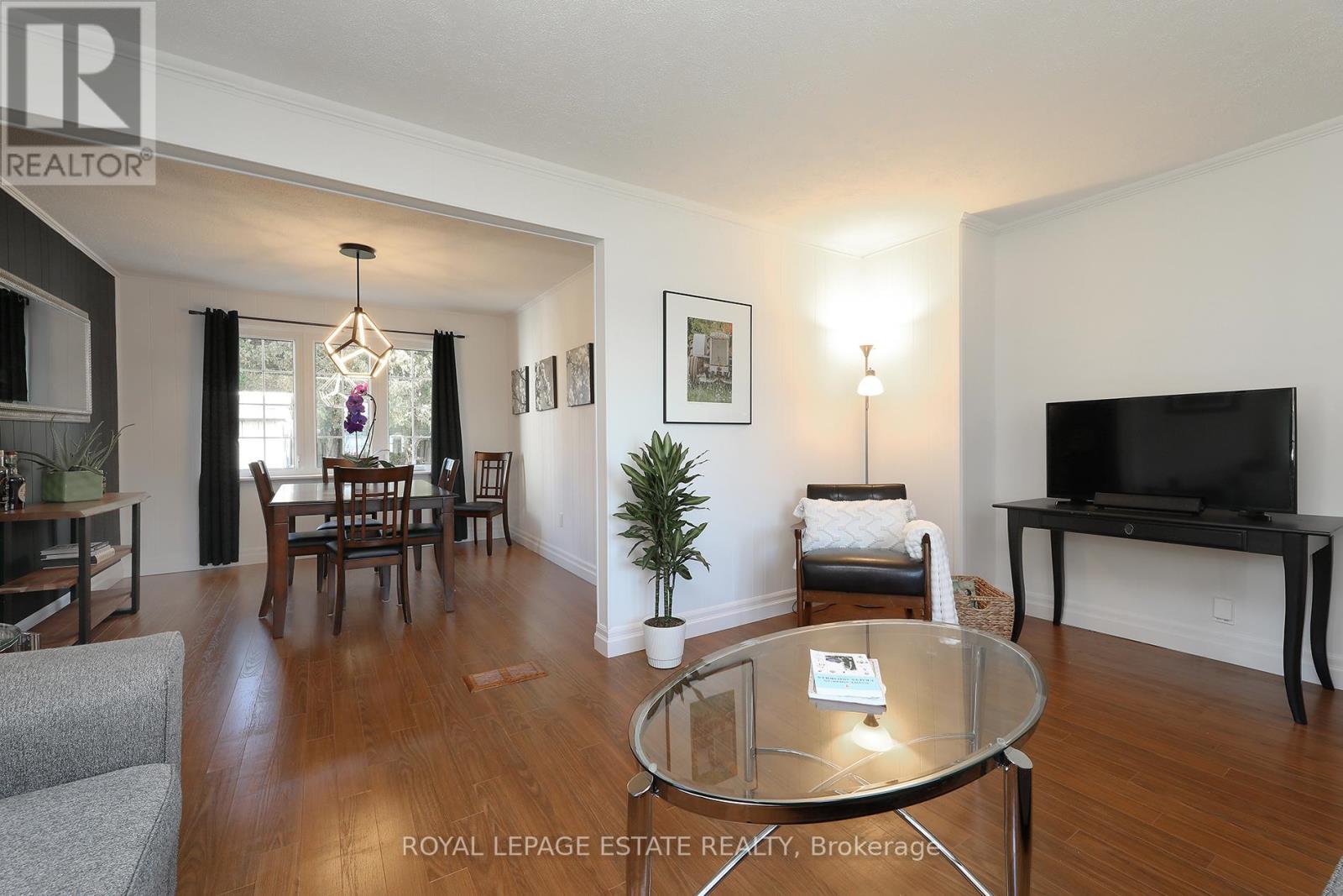 57 Merritt Road, Toronto, Ontario  M4B 3K4 - Photo 9 - E12448500