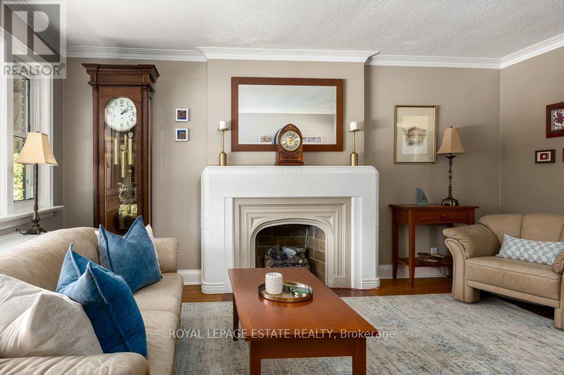 25 Ferncroft Drive, Toronto, Ontario  M1N 2X3 - Photo 3 - E12448504