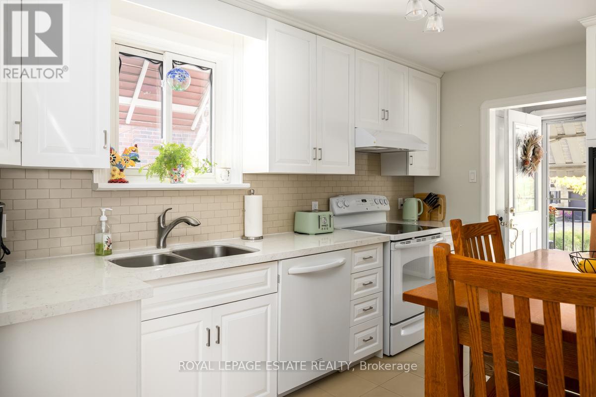 25 Ferncroft Drive, Toronto, Ontario  M1N 2X3 - Photo 7 - E12448504