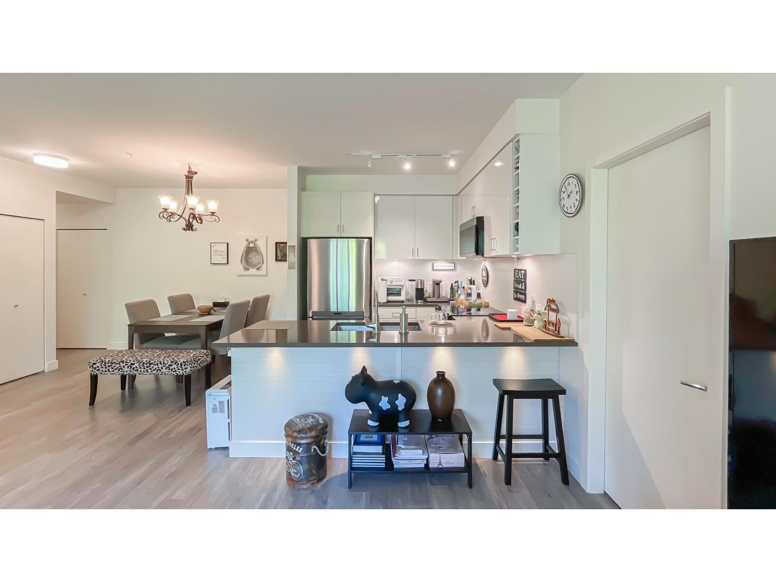 212 13919 Fraser Highway, Surrey, British Columbia  V3T 4E6 - Photo 10 - R2997651