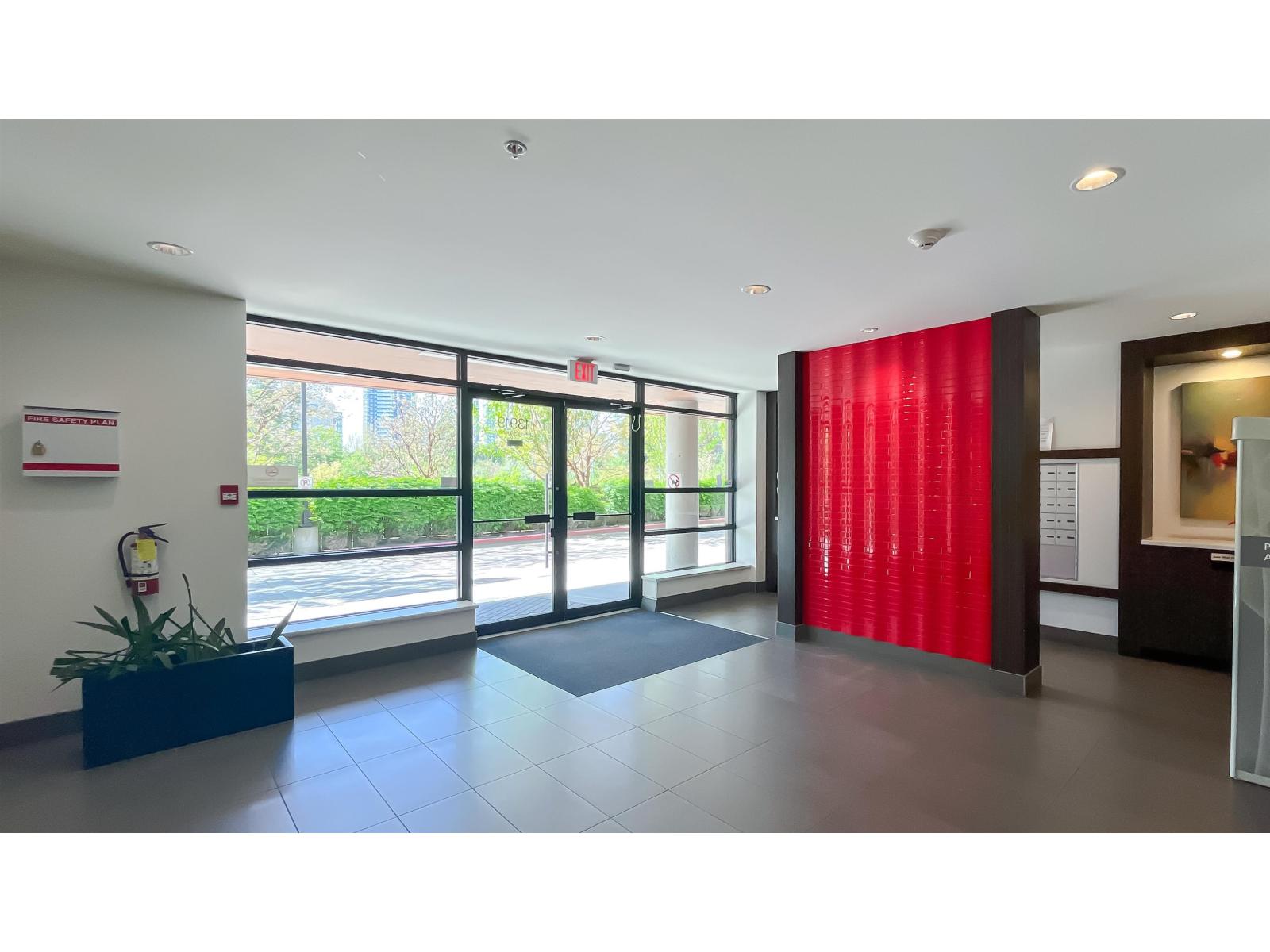212 13919 Fraser Highway, Surrey, British Columbia  V3T 4E6 - Photo 3 - R2997651