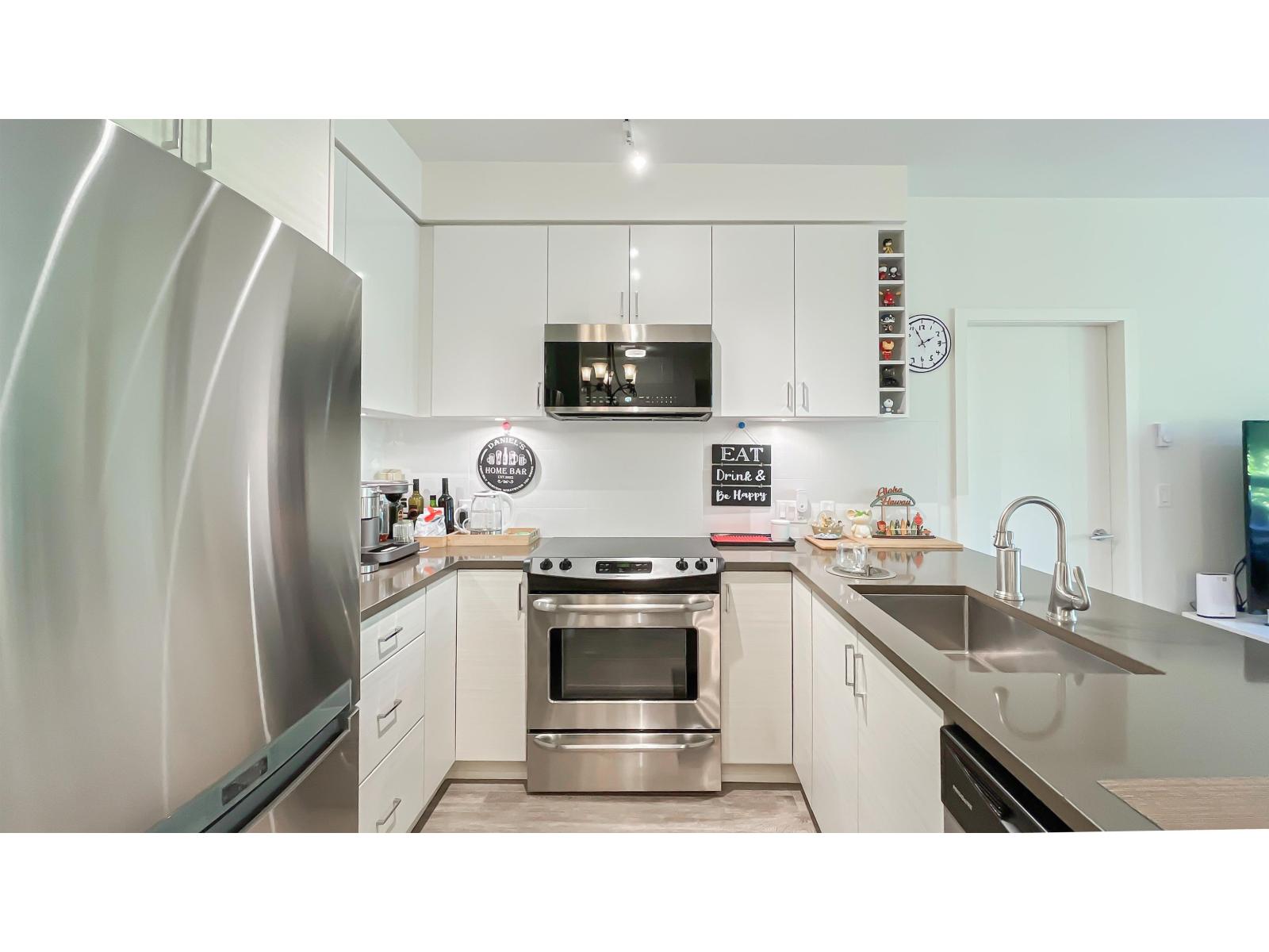 212 13919 Fraser Highway, Surrey, British Columbia  V3T 4E6 - Photo 11 - R2997651