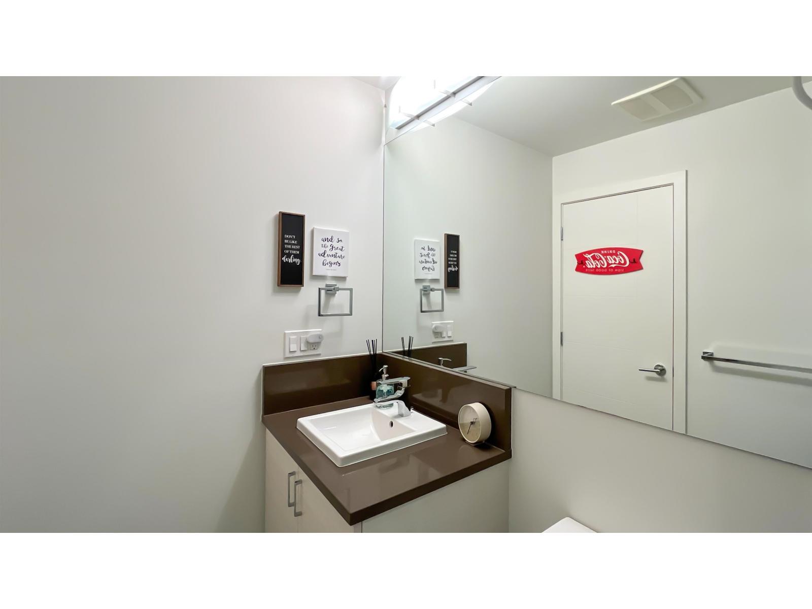 212 13919 Fraser Highway, Surrey, British Columbia  V3T 4E6 - Photo 22 - R2997651