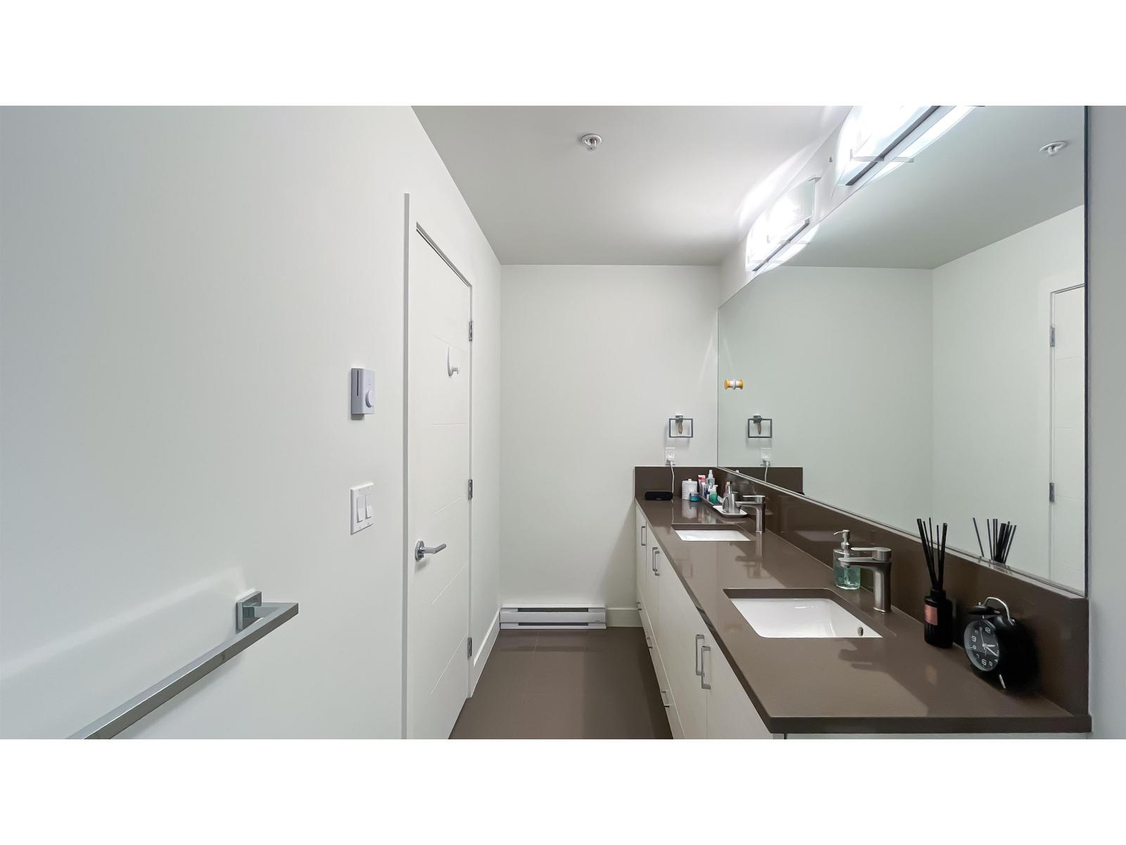 212 13919 Fraser Highway, Surrey, British Columbia  V3T 4E6 - Photo 17 - R2997651
