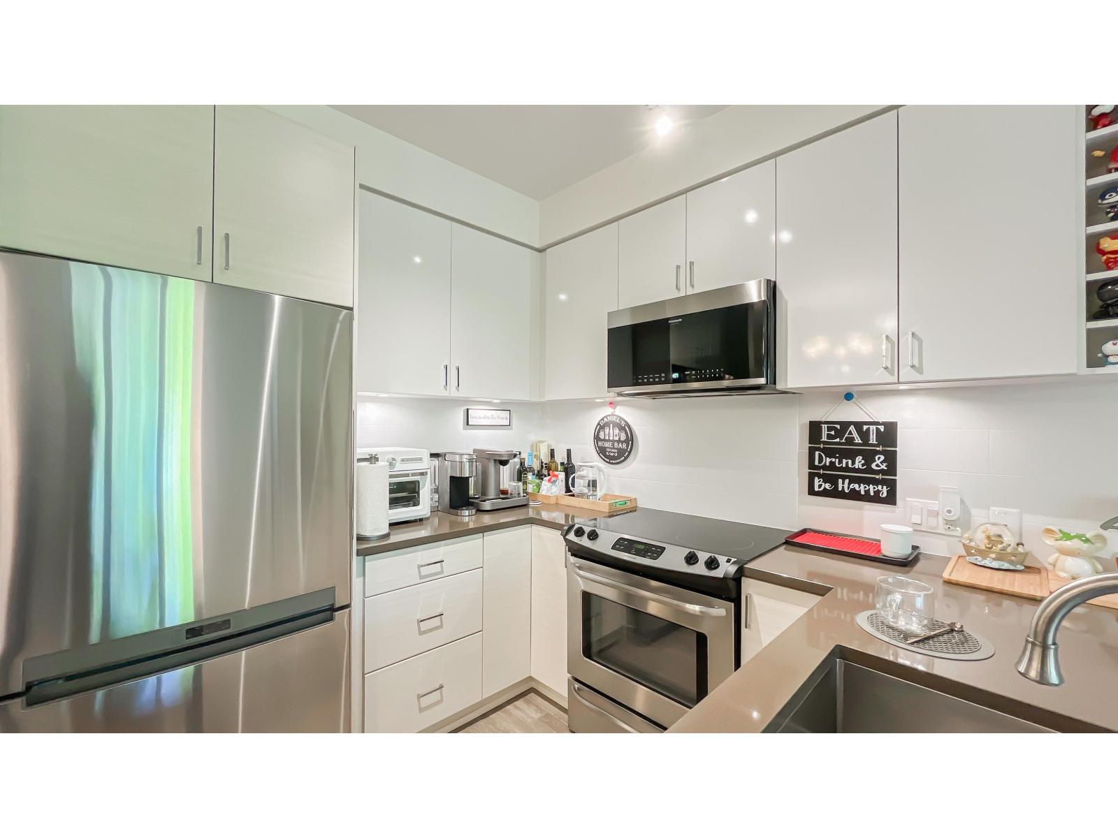 212 13919 Fraser Highway, Surrey, British Columbia  V3T 4E6 - Photo 12 - R2997651