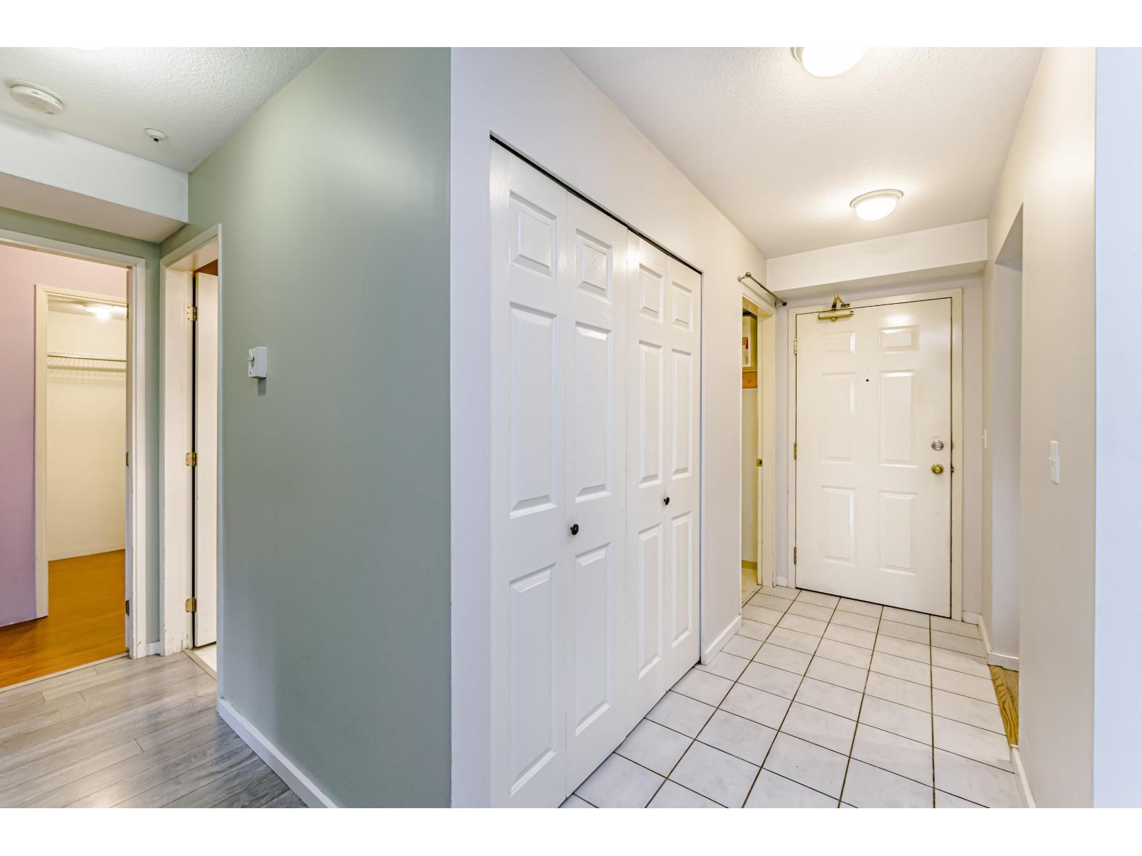 D102 9838 Whalley Boulevard, Surrey, British Columbia  V3T 5S8 - Photo 4 - R3055005